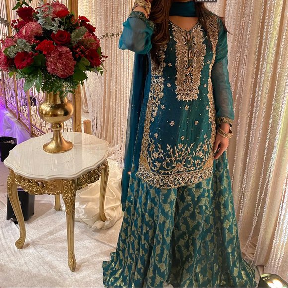 Indian/ Pakistani Gharara suit with Dupatta - Picture 5 of 7